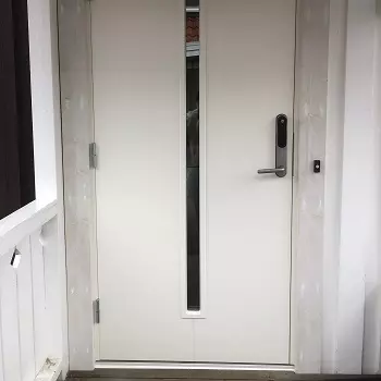 Byte av ytterdörr i Önnered