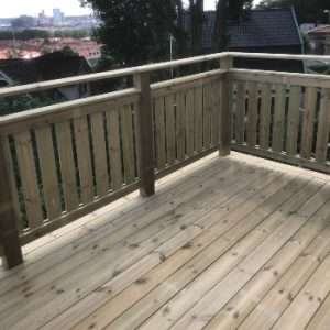 Nytt trädäck på plåttak